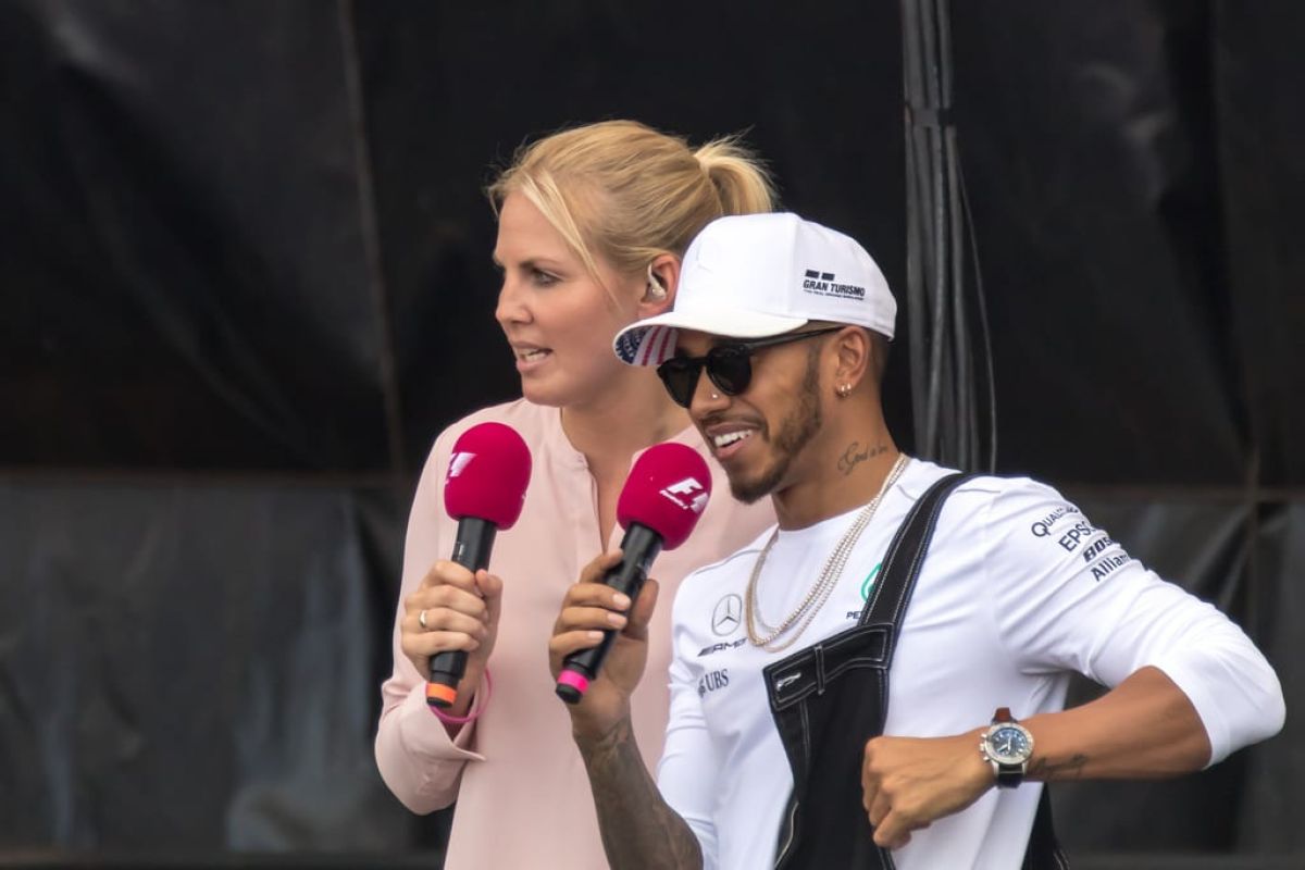 Hamilton finishes title-winning season in style