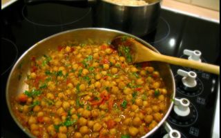 Cheap and cheerful chickpea curry