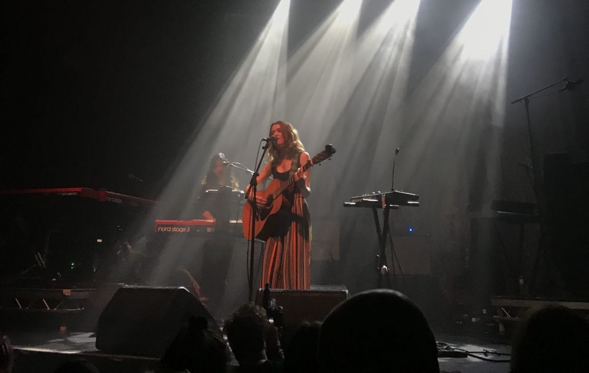 Live Review: Maisie Peters