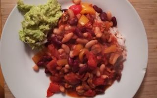 Anokhi’s 15 minute meals: Vegan bean chilli and smashed avo