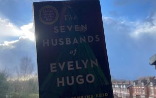 TikTok made me read it: The Seven Husbands of Evelyn Hugo