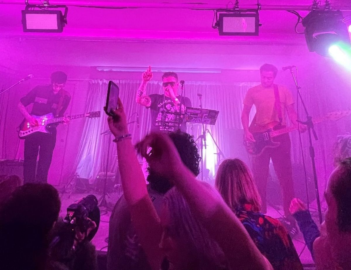 Warmduscher bring their chaos to The Pink Room, Yes