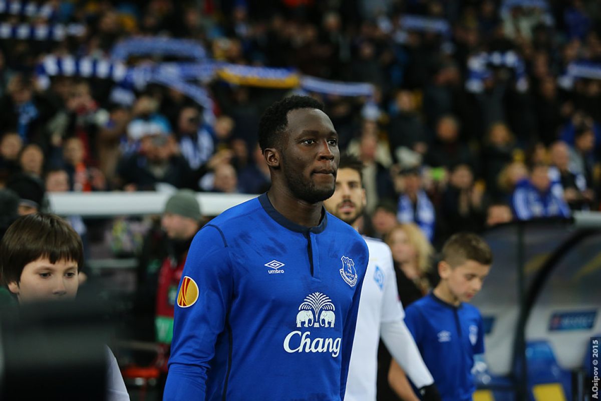Romelu Lukaku urges the FA to take action against racism