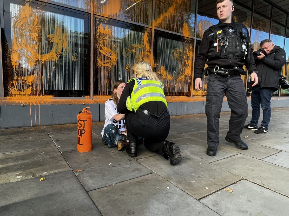 BREAKING: Just Stop Oil deface University of Manchester building