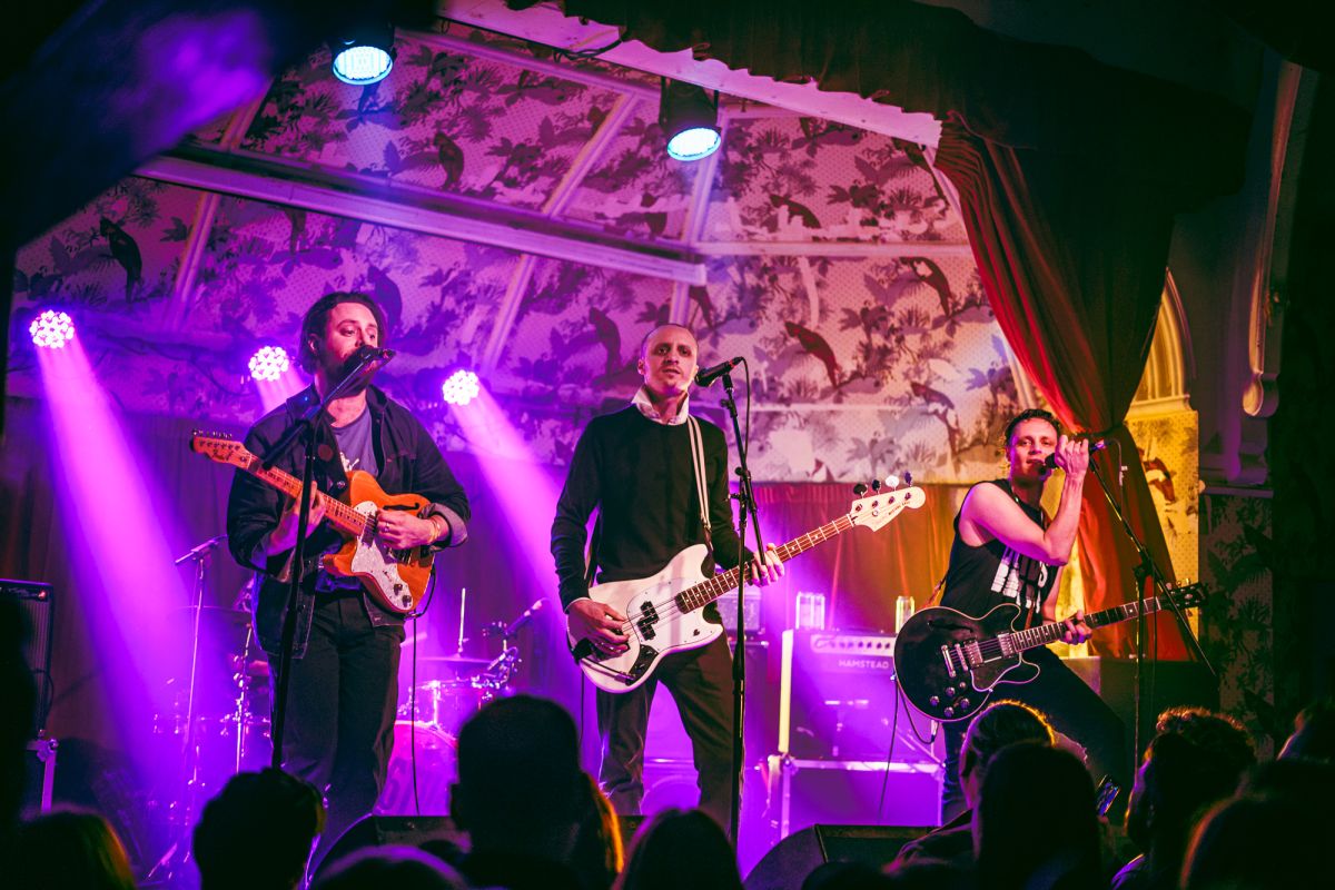 86TVs live in Manchester: Headline debut in the city lights up the Deaf Institute
