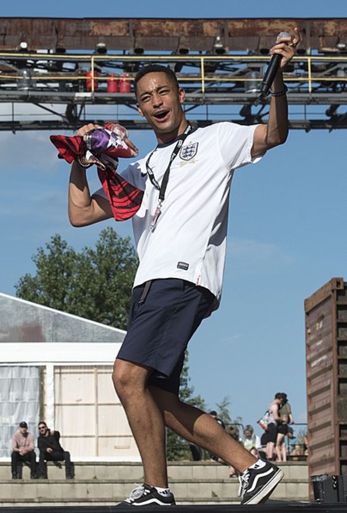 Rizzle Kicks vs Loyle Carner: They Walked So That He Could Run