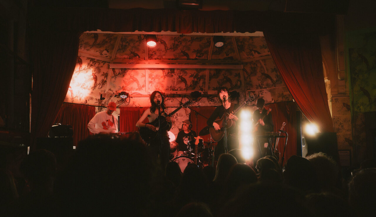 Live review: Esme Emerson and Quiet Houses at Deaf Institute