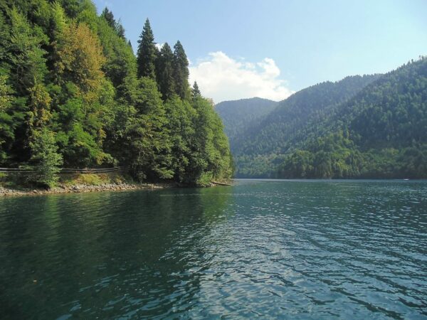 Abkhazia Lake Ritsa photo: Max Pixel